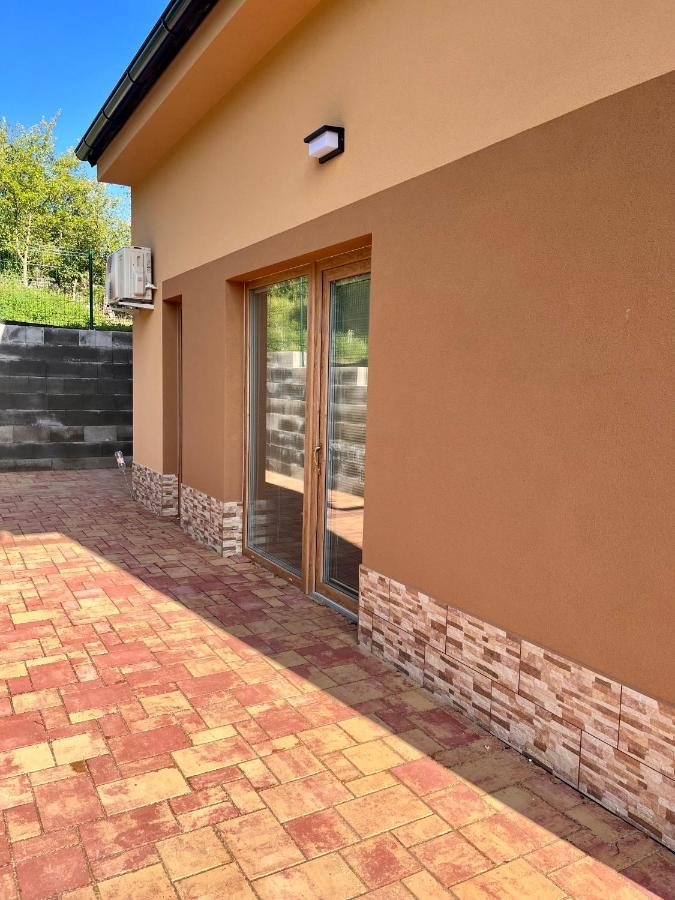 U Srubu Apartment Moravany  Luaran gambar